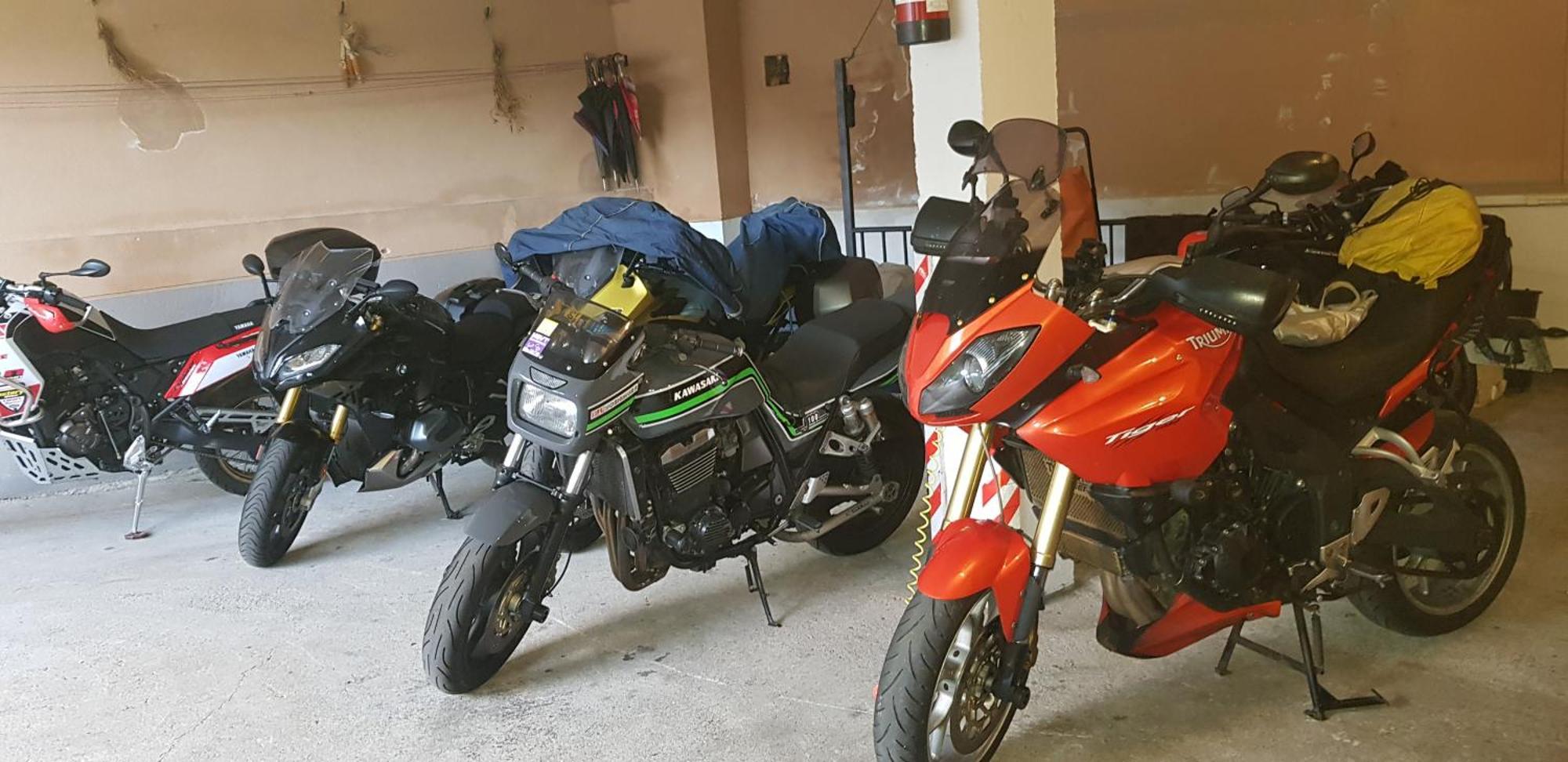 Hotel Alina Cangas De Narcea Eksteriør billede